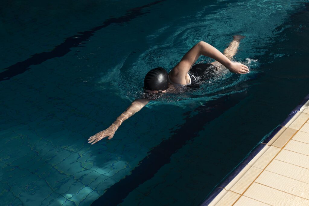 Les 4 nages en natation : guide complet (crawl, dos, brasse, papillon)